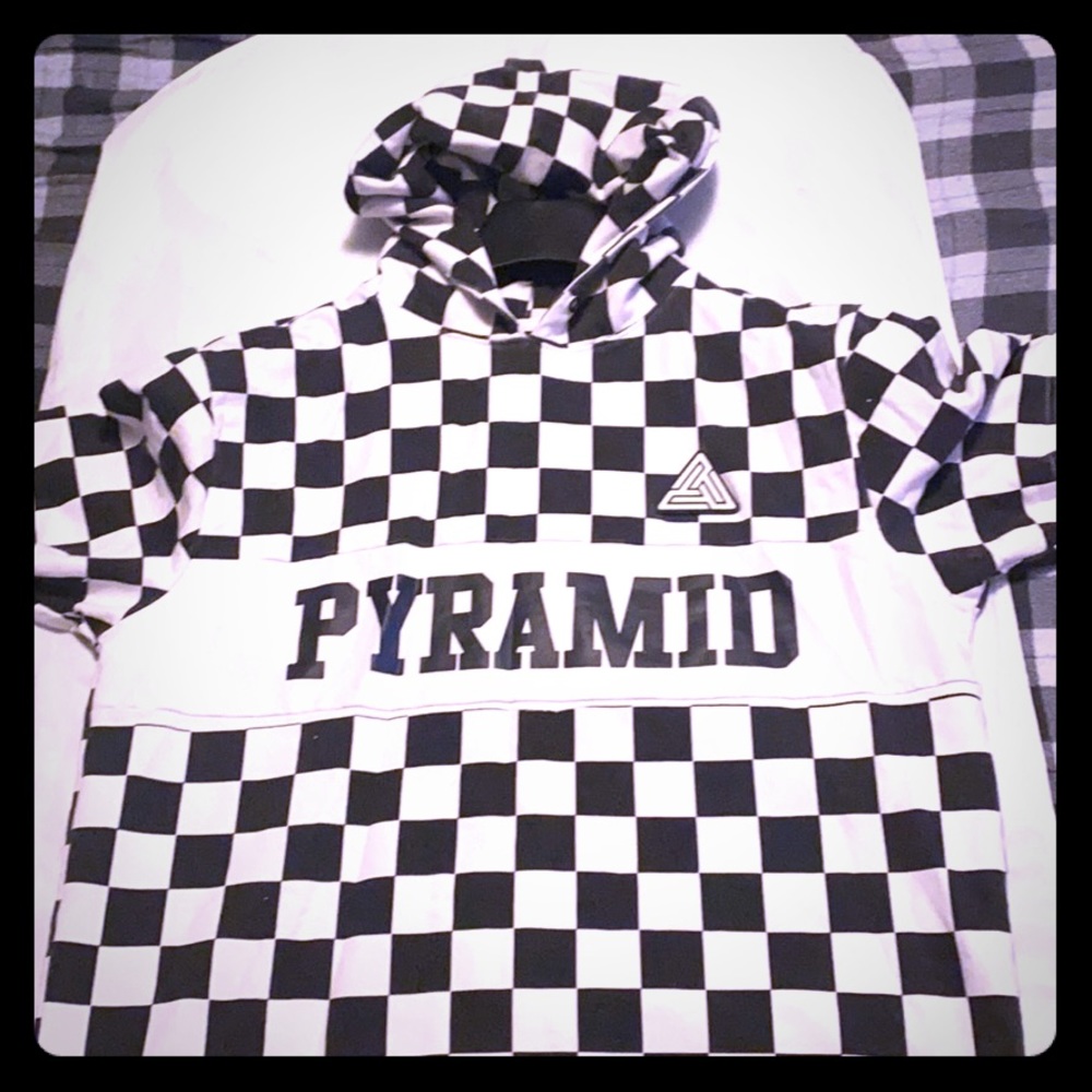 BLACK PYRAMID HOODED SHIRT